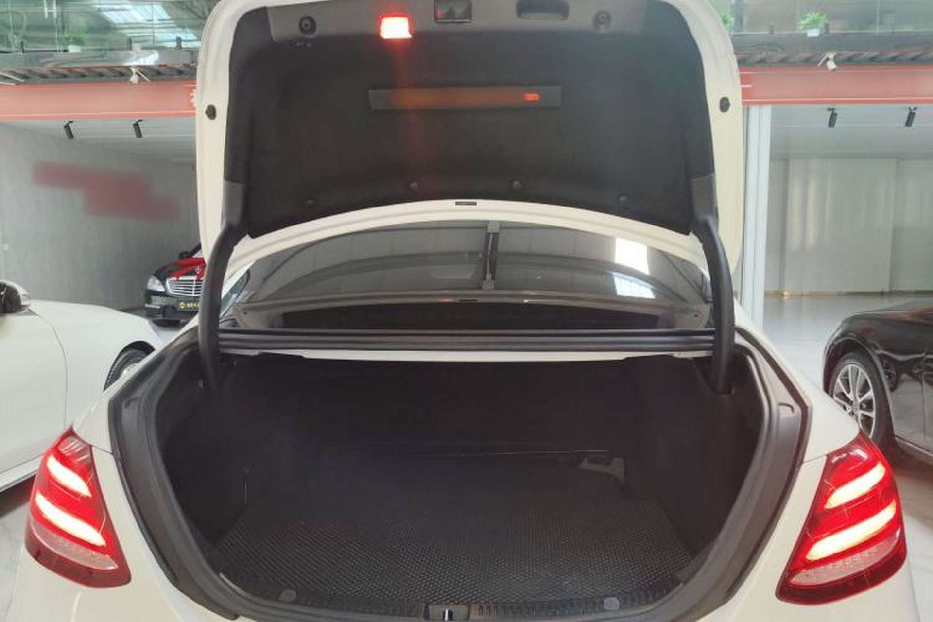 Used Mercedes-Benz E-Class 2017 E 200 L Sport 4MATIC Trunk