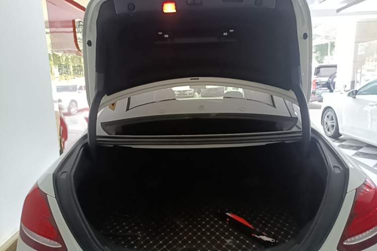 Used Mercedes-Benz E-Class 2017 E 200 Sport Trunk
