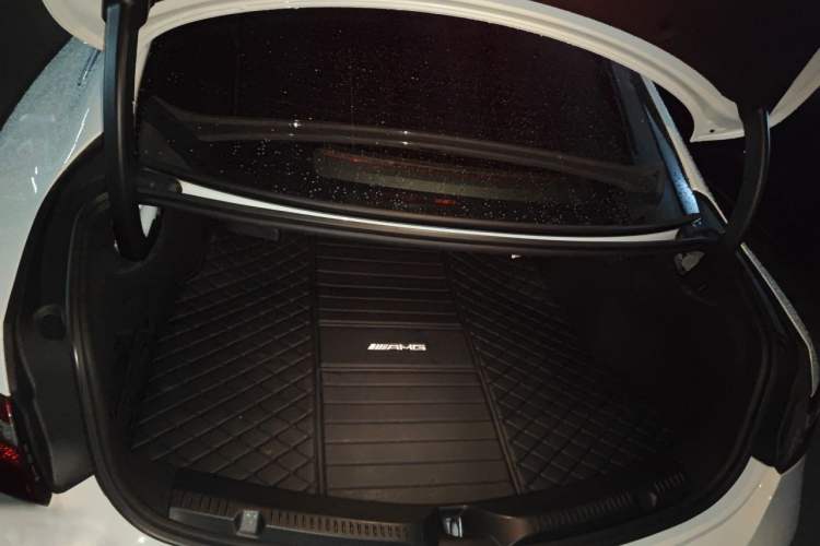Used Mercedes-Benz E-Class 2017 E 200 4MATIC Coupe Trunk