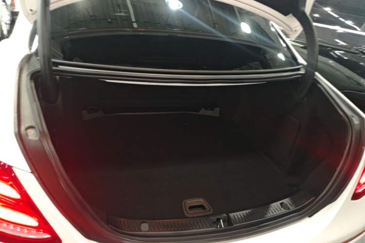 Used Mercedes-Benz E-Class 2017 E 200 Sport 4MATIC Trunk