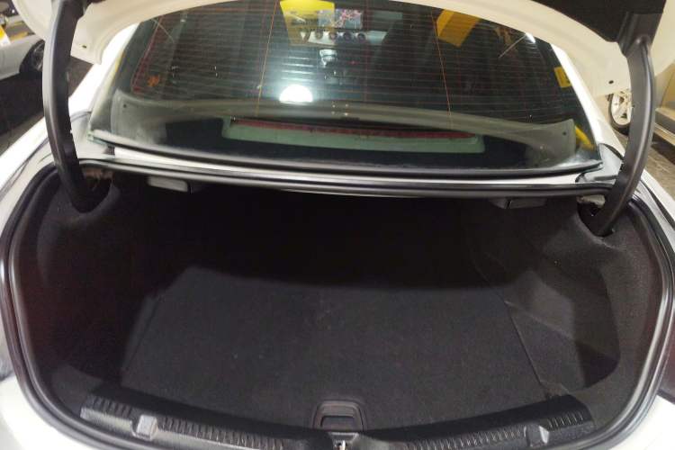 Used Mercedes-Benz E-Class 2017 E 200 Coupe Trunk