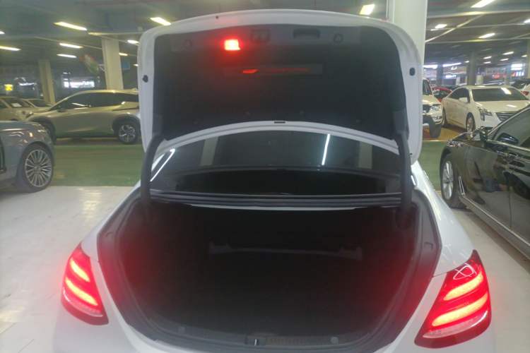 Used Mercedes-Benz E-Class 2017 E 200 L Sport 4MATIC Trunk