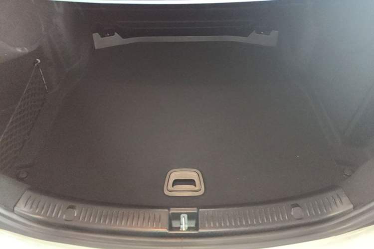 Used Mercedes-Benz E-Class 2017 E 300 L Sporty and Stylish Model Trunk