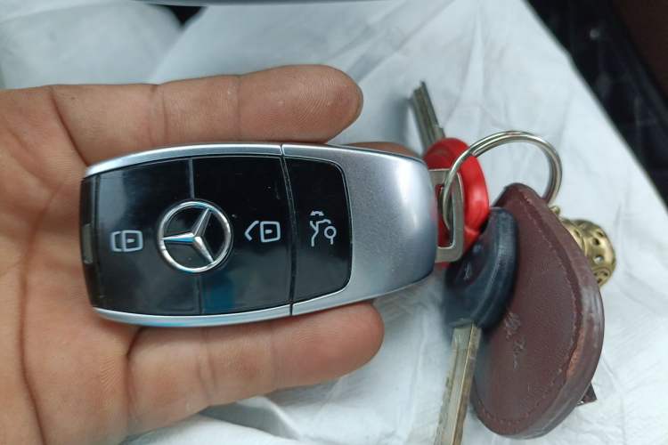 Used Mercedes-Benz E-Class 2017 E 300 L Sporty and Stylish Model Vehicle Key