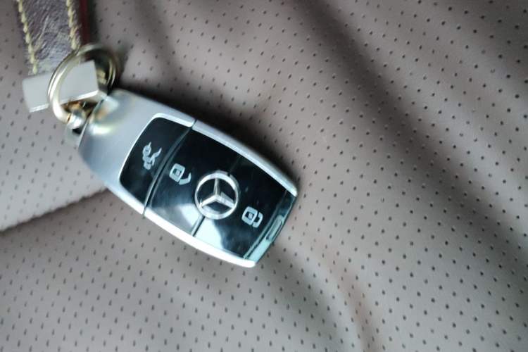 Used Mercedes-Benz E-Class 2017 E 300 L Sport Luxury Edition Vehicle Key