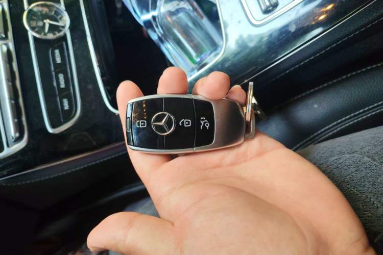 Used Mercedes-Benz E-Class 2017 E 300 L Sport Luxury Edition Vehicle Key