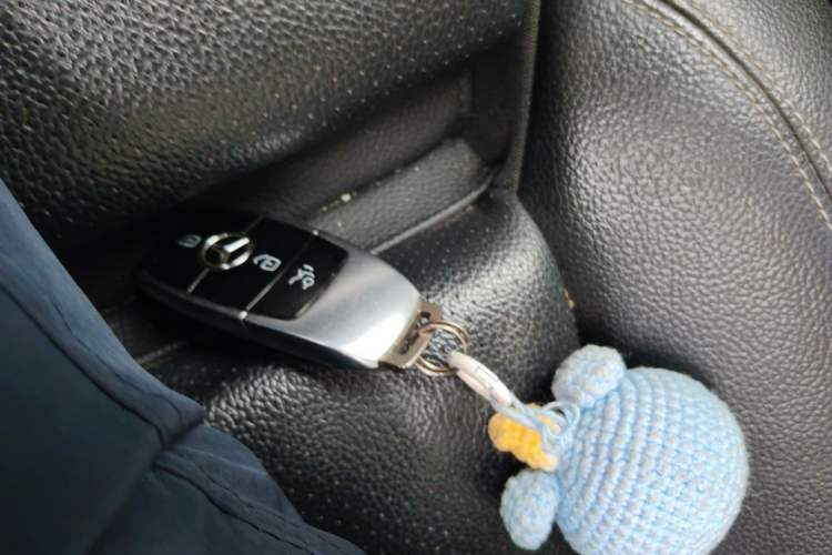 Used Mercedes-Benz E-Class 2017 E 200 L Sport 4MATIC Vehicle Key