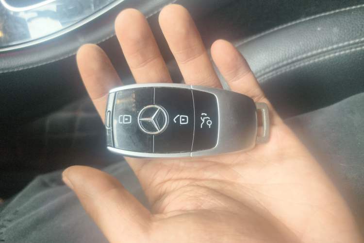 Used Mercedes-Benz E-Class 2017 E 200 L Sport 4MATIC Vehicle Key