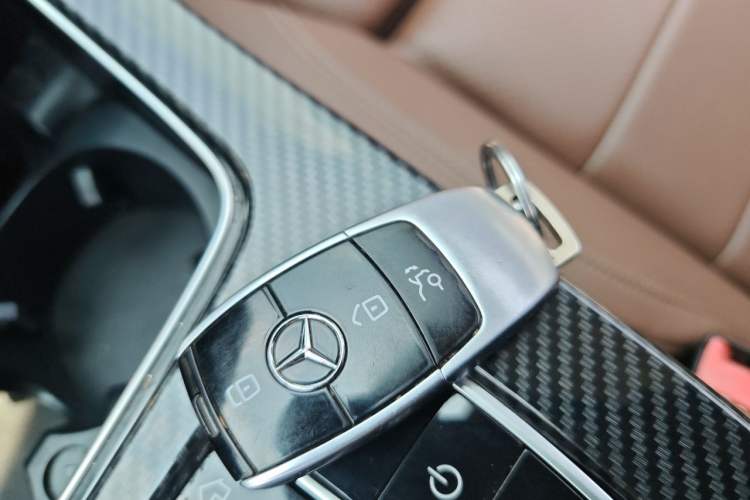 Used Mercedes-Benz E-Class 2017 E 200 L Sport 4MATIC Vehicle Key