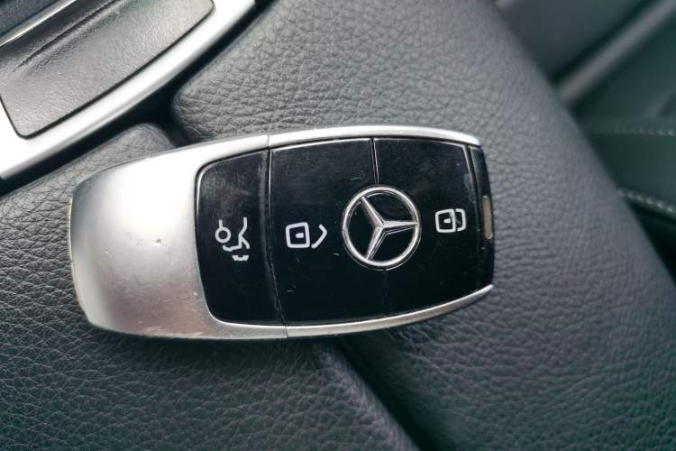 Used Mercedes-Benz E-Class 2017 E 300 L Sport Luxury Edition Vehicle Key