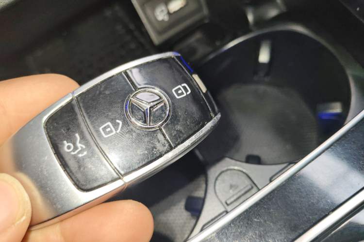 Used Mercedes-Benz E-Class 2017 E 200 L Sport 4MATIC Vehicle Key