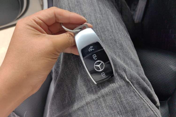 Used Mercedes-Benz E-Class 2017 E 200 L 4MATIC Vehicle Key