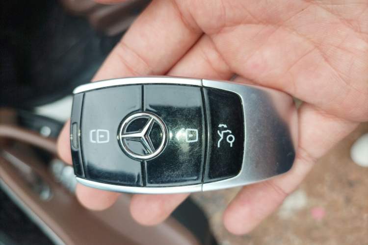 Used Mercedes-Benz E-Class 2017 E 320 L Sport 4MATIC Vehicle Key