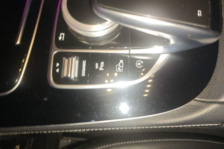 Used Mercedes-Benz E-Class 2017 E 300 L Sport Luxury Edition Vehicle Key
