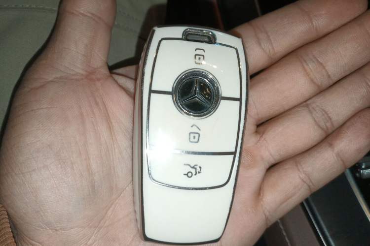 Used Mercedes-Benz E-Class 2017 E 300 L Sport Luxury Edition Vehicle Key