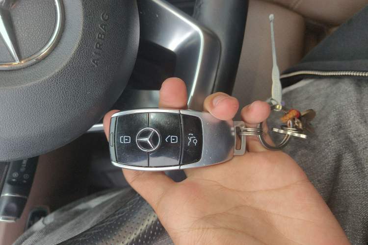 Used Mercedes-Benz E-Class 2017 E 200 L Sport 4MATIC Vehicle Key