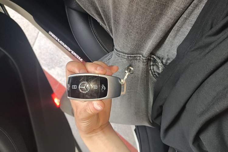 Used Mercedes-Benz E-Class 2017 E 300 L Sport Luxury Edition Vehicle Key