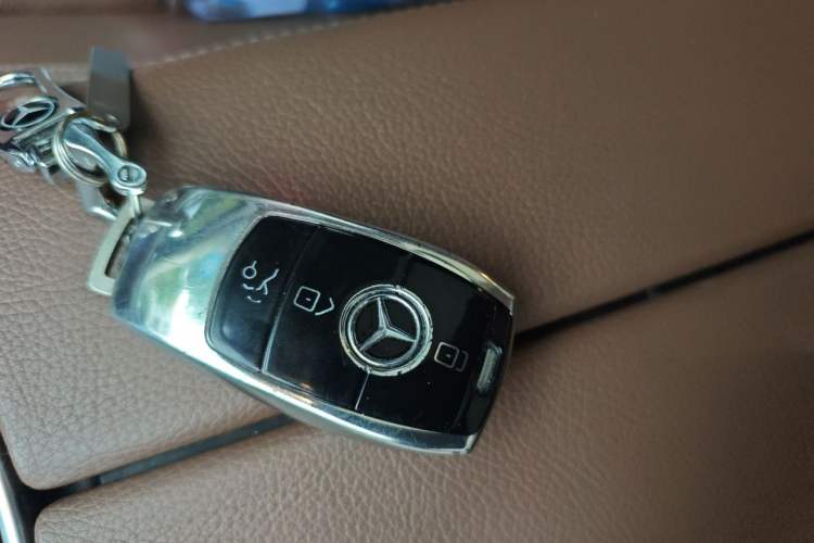 Used Mercedes-Benz E-Class 2017 E 300 L Sport Luxury Edition Vehicle Key