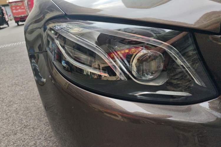 Used Mercedes-Benz E-Class 2017 E 300 L Sporty and Stylish Model Right Front Headlight