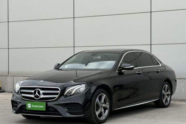 Ojetý Mercedes-Benz E-Class 2018 Facelift E 200 L Sport 4MATIC