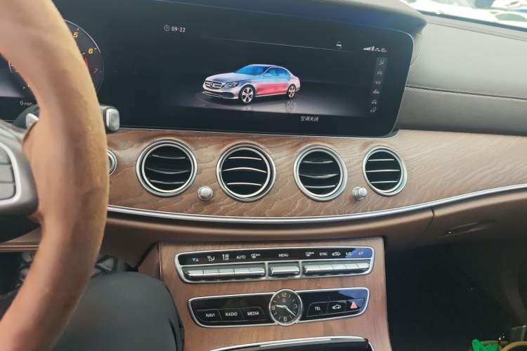 Used Mercedes-Benz E-Class 2018 Facelifted E 300 L Stylish Version Audio And AC Panel