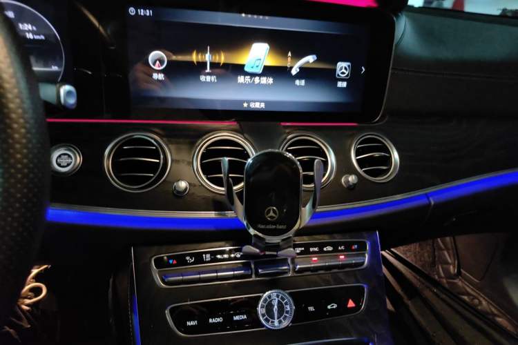 Used Mercedes-Benz E-Class 2018 Restyled E 300 L Sport Luxury Edition Audio And AC Panel