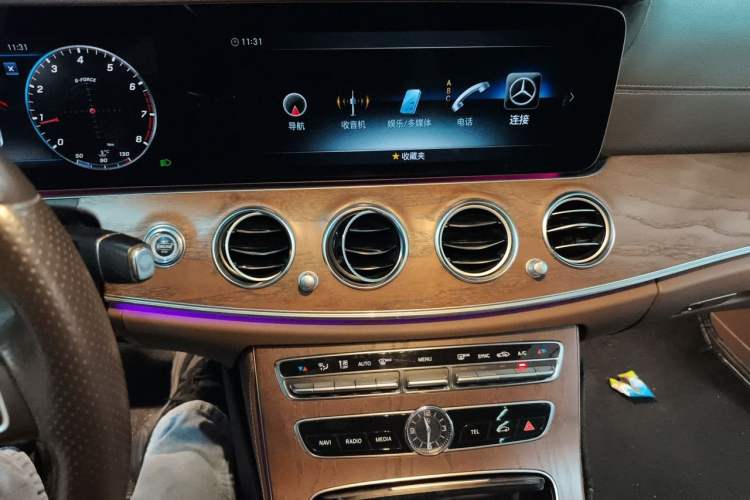 Used Mercedes-Benz E-Class 2018 E 200 L Audio And AC Panel