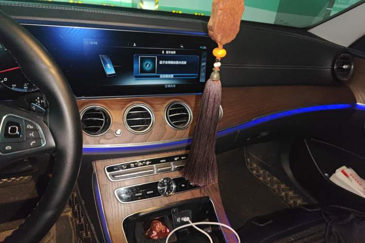 Used Mercedes-Benz E-Class 2018 Facelift E 300 L Luxury Edition Audio And AC Panel