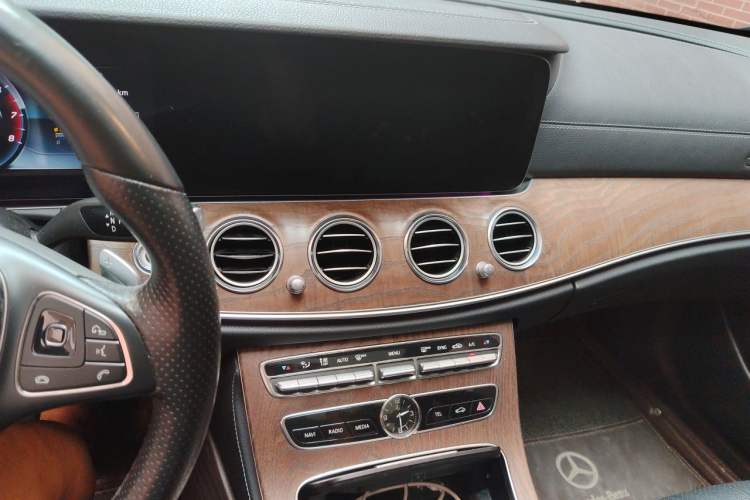 Used Mercedes-Benz E-Class 2018 Facelifted E 300 L Stylish Version Audio And AC Panel