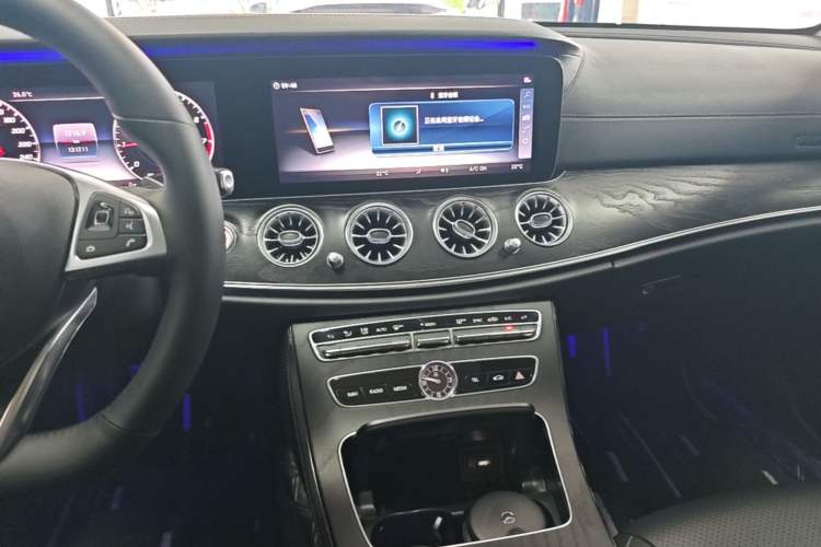 Used Mercedes-Benz E-Class 2018 Restyled E 300 L Sport Luxury Edition Audio And AC Panel