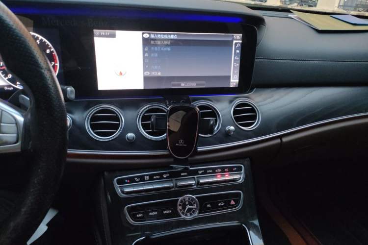 Used Mercedes-Benz E-Class 2018 Facelift E 200 L Sport 4MATIC Audio And AC Panel