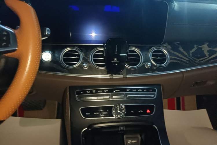 Used Mercedes-Benz E-Class 2018 Restyled E 300 L Sport Luxury Edition Audio And AC Panel