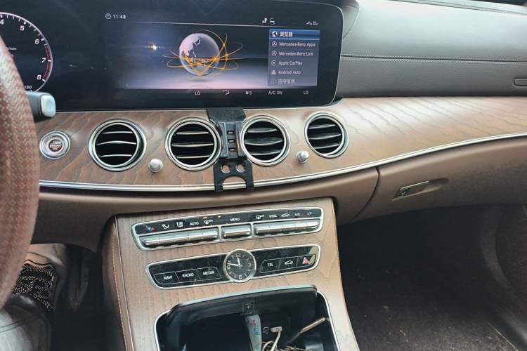 Used Mercedes-Benz E-Class 2018 Facelift E 300 L Luxury Edition Audio And AC Panel