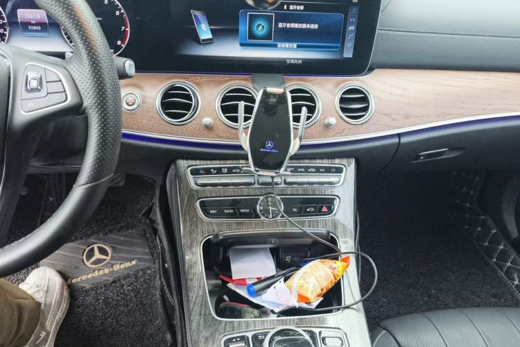 Used Mercedes-Benz E-Class 2018 E 320 L 4MATIC Audio And AC Panel