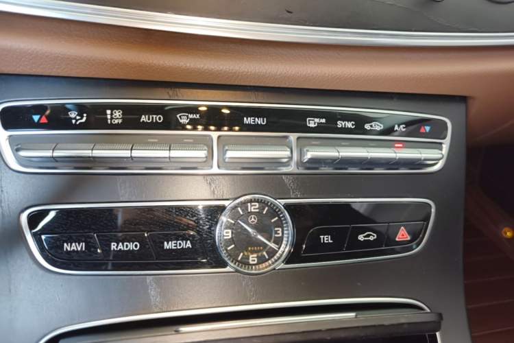 Used Mercedes-Benz E-Class 2018 Restyled E 300 L Sport Luxury Edition Audio And AC Panel