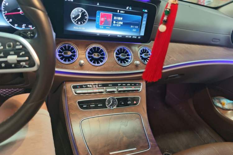 Used Mercedes-Benz E-Class 2018 Facelift E 200 L Audio And AC Panel