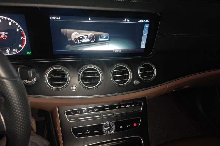 Used Mercedes-Benz E-Class 2018 Restyled E 300 L Sport Luxury Edition Audio And AC Panel