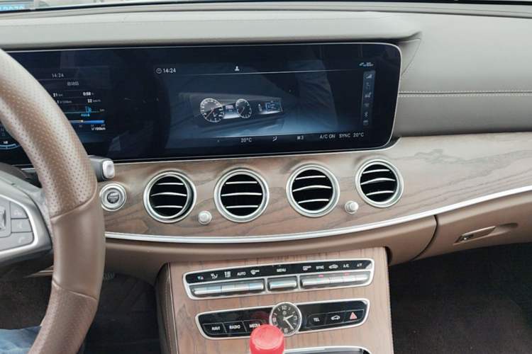 Used Mercedes-Benz E-Class 2018 E 300 L Stylish Model Audio And AC Panel