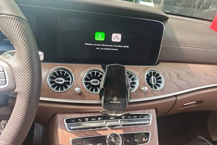 Used Mercedes-Benz E-Class 2018 Facelift E 200 L Audio And AC Panel