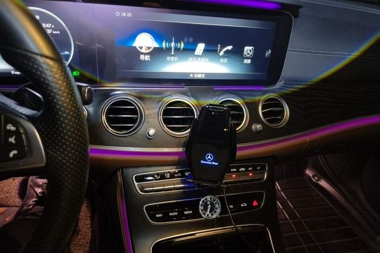 Used Mercedes-Benz E-Class 2018 E 300 L Sport Luxury Edition Audio And AC Panel