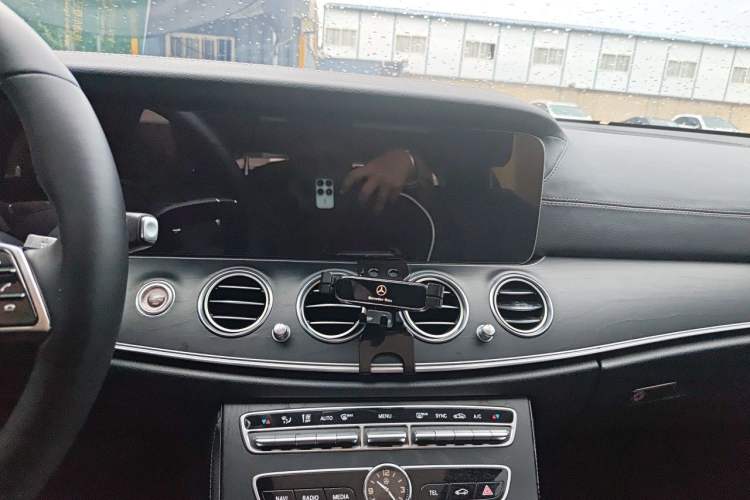 Used Mercedes-Benz E-Class 2018 Facelifted E 300 L Stylish Version Audio And AC Panel