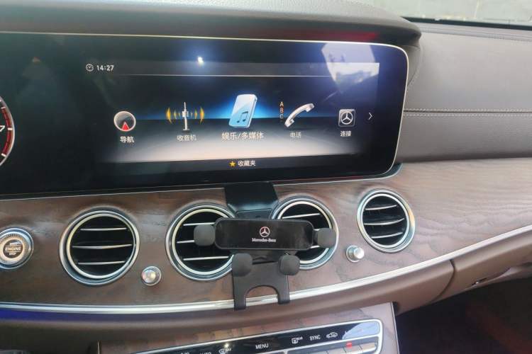 Used Mercedes-Benz E-Class 2018 Facelift E 200 L 4MATIC Audio And AC Panel