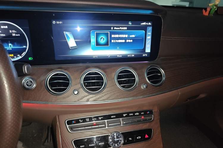 Used Mercedes-Benz E-Class 2018 Facelift E 200 L Audio And AC Panel