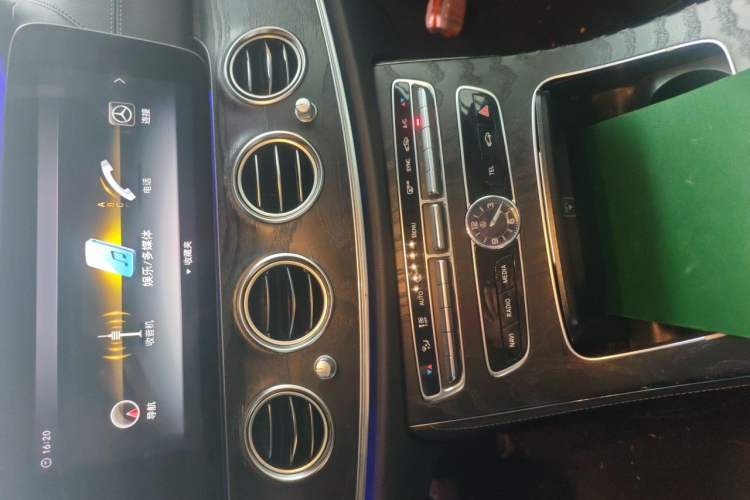 Used Mercedes-Benz E-Class 2018 E 320 L Sport 4MATIC Audio And AC Panel