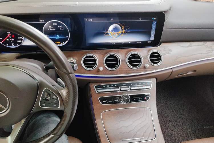 Used Mercedes-Benz E-Class 2018 Facelift E 300 L Luxury Edition Audio And AC Panel