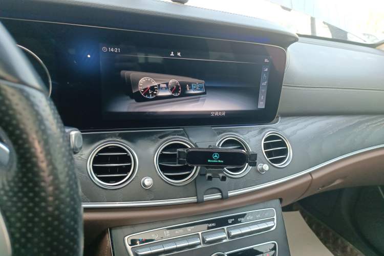 Used Mercedes-Benz E-Class 2018 Facelift E 200 L Sport Edition Audio And AC Panel