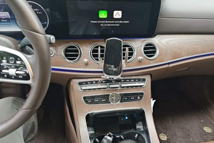 Used Mercedes-Benz E-Class 2018 Facelift E 300 L Luxury Edition Audio And AC Panel