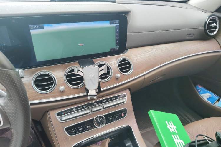 Used Mercedes-Benz E-Class 2018 Facelift E 200 L Audio And AC Panel