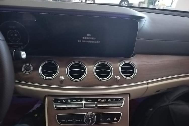 Used Mercedes-Benz E-Class 2018 Facelift E 200 L 4MATIC Audio And AC Panel
