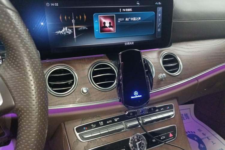 Used Mercedes-Benz E-Class 2018 Facelift E 300 L Luxury Edition Audio And AC Panel